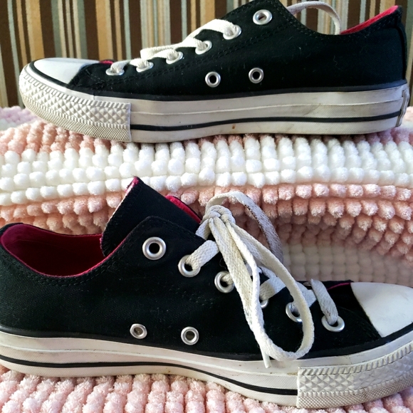 EUC CTAS low top kicks with double tongue pink lining (5M / 7W) - Picture 2 of 7